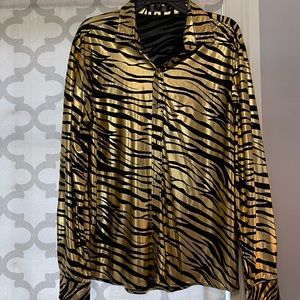 Size medium long sleeve tiger king top